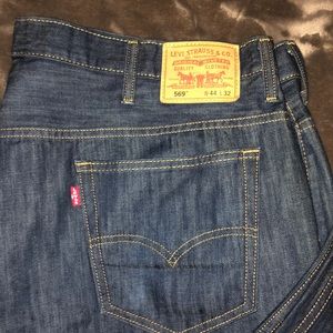 569 Levi’s Jeans 44 x 32